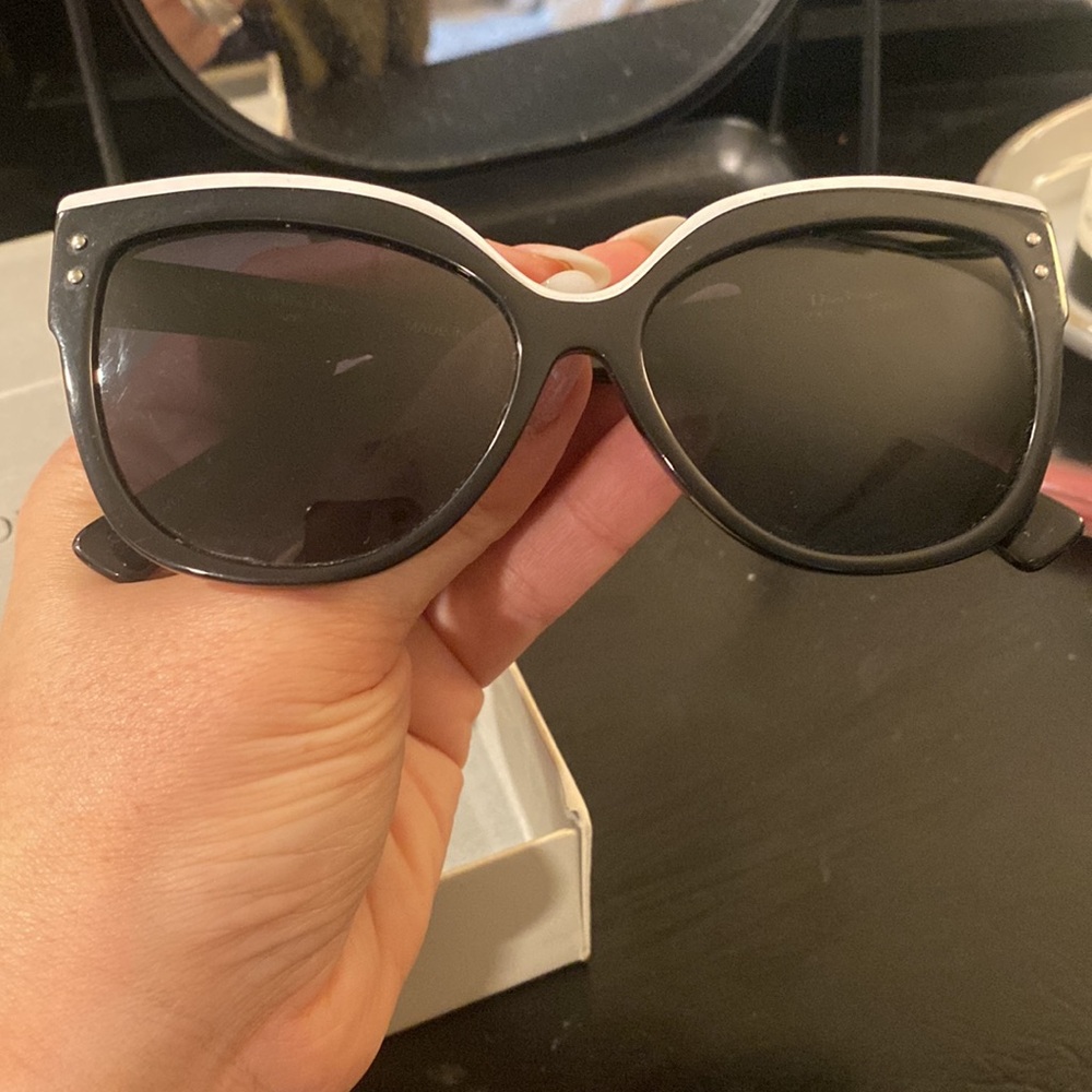 Dior Vintage limited edition black and white sunglasses. - Picture 9 of 10